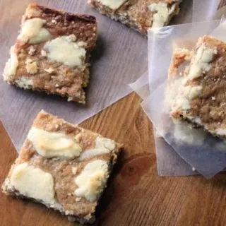 Chewy Caramel Shortbread Bars