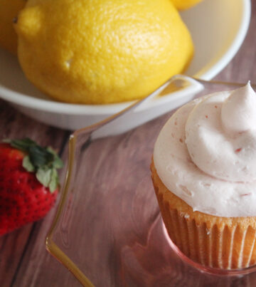 Lemon Cupcakes Photo from BluebonnetsandBrownies.com
