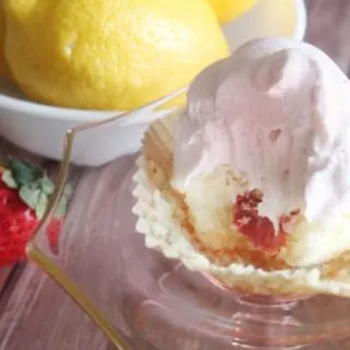 Lemon Cupcakes Pic from BluebonnetsandBrownies.com