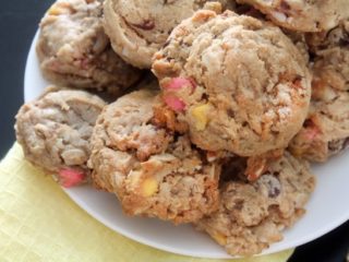 Oatmeal Almond Chocolate Chip Cookies from Bluebonnets & Brownies